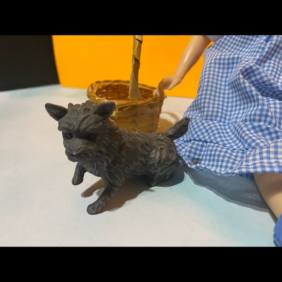 WIZARD OF OZ VINTAGE MGM DOROTHY & TOTO DOG PICNIC BASKET HAMILTON GIFT 14” DOLL - Picture 9 of 15